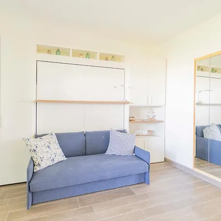 070 - Olanda Con Veranda Vista Mare A 5 Minuti Con Piscina Condominiale Appartement *