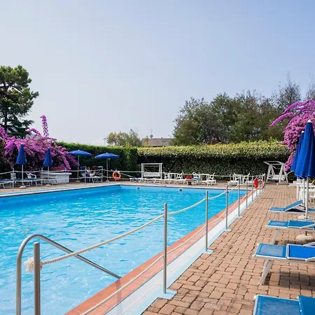 070 - Olanda Con Veranda Vista Mare A 5 Minuti Con Piscina Condominiale *