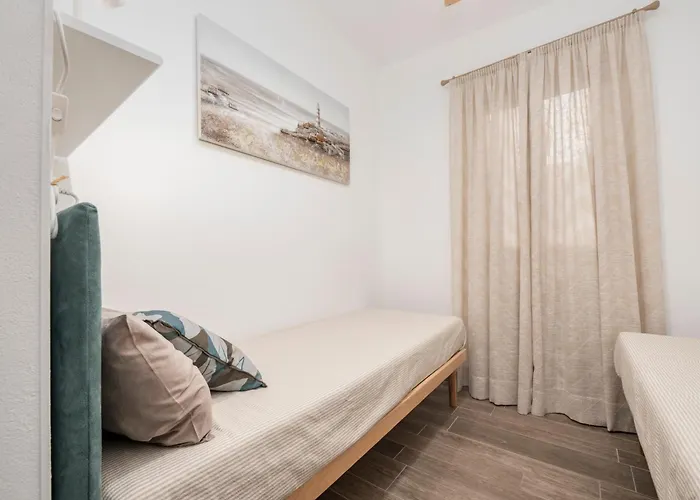 070 - Olanda Con Veranda Vista Mare A 5 Minuti Con Piscina Condominiale
